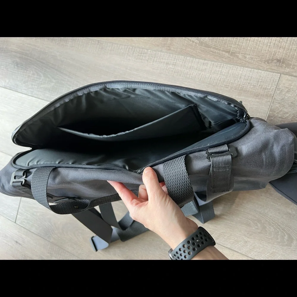 Lululemon Early Embark Duffel Bag in Gray